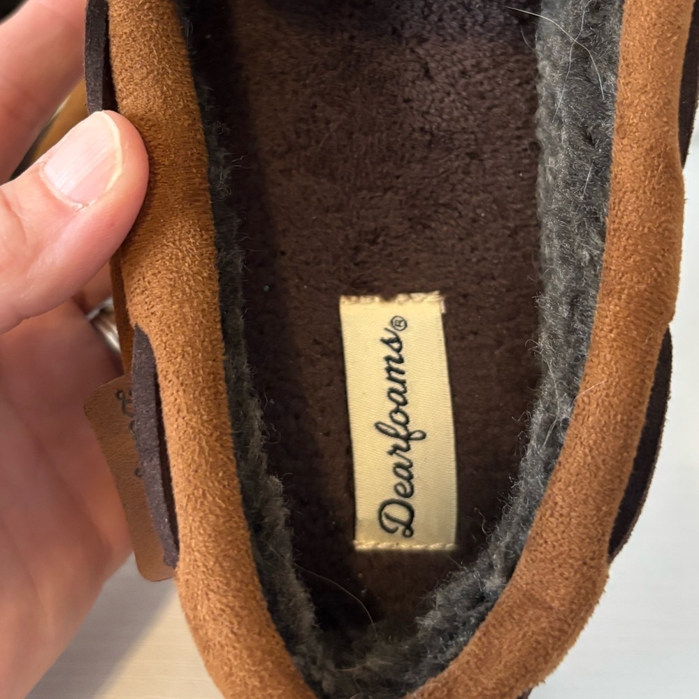 Dearfoams | Mens Tan Suede Loafers
| Size 7-8 - Picture 4 of 6